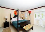 2_bedroom_beachfront_suite_masterbedroom_website