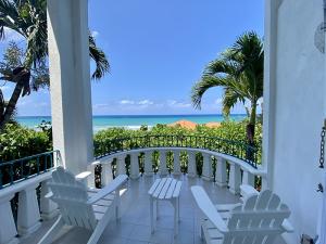beachfront-2-bedroom-sm
